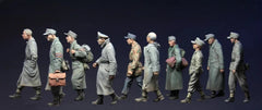 1/35 Resin Figure Model Kit 1944-45 Prisoners 10 Figures Unassembled Unpainted 07FC0E-D4 - KOEEK