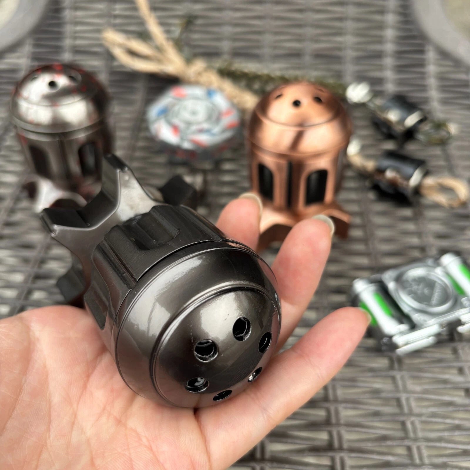 Revolver Bullet Dice Set Finger Spinning Multifunctional Game Prop EDC Metal Toy 07FC0E-D4 - KOEEK