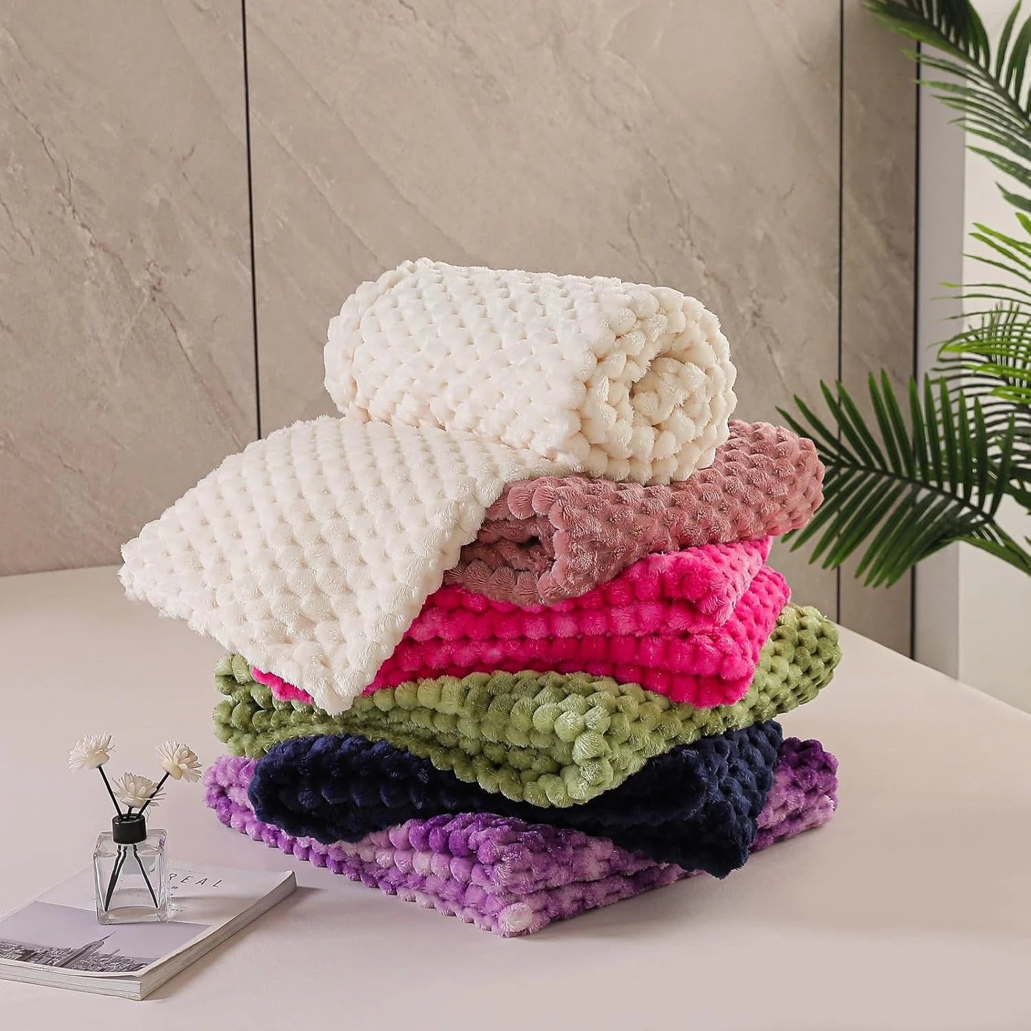 Double-sized soft plush blanket, 60x80 inches, soft comfortable, and lightweight 07FC0E-D4 - KOEEK