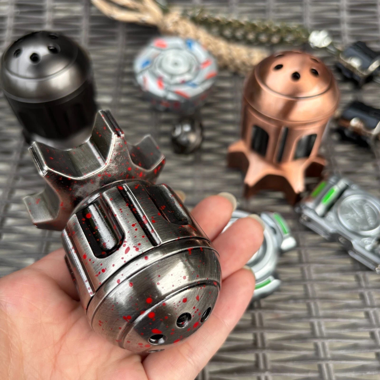 Revolver Bullet Dice Set Finger Spinning Multifunctional Game Prop EDC Metal Toy 07FC0E-D4 - KOEEK