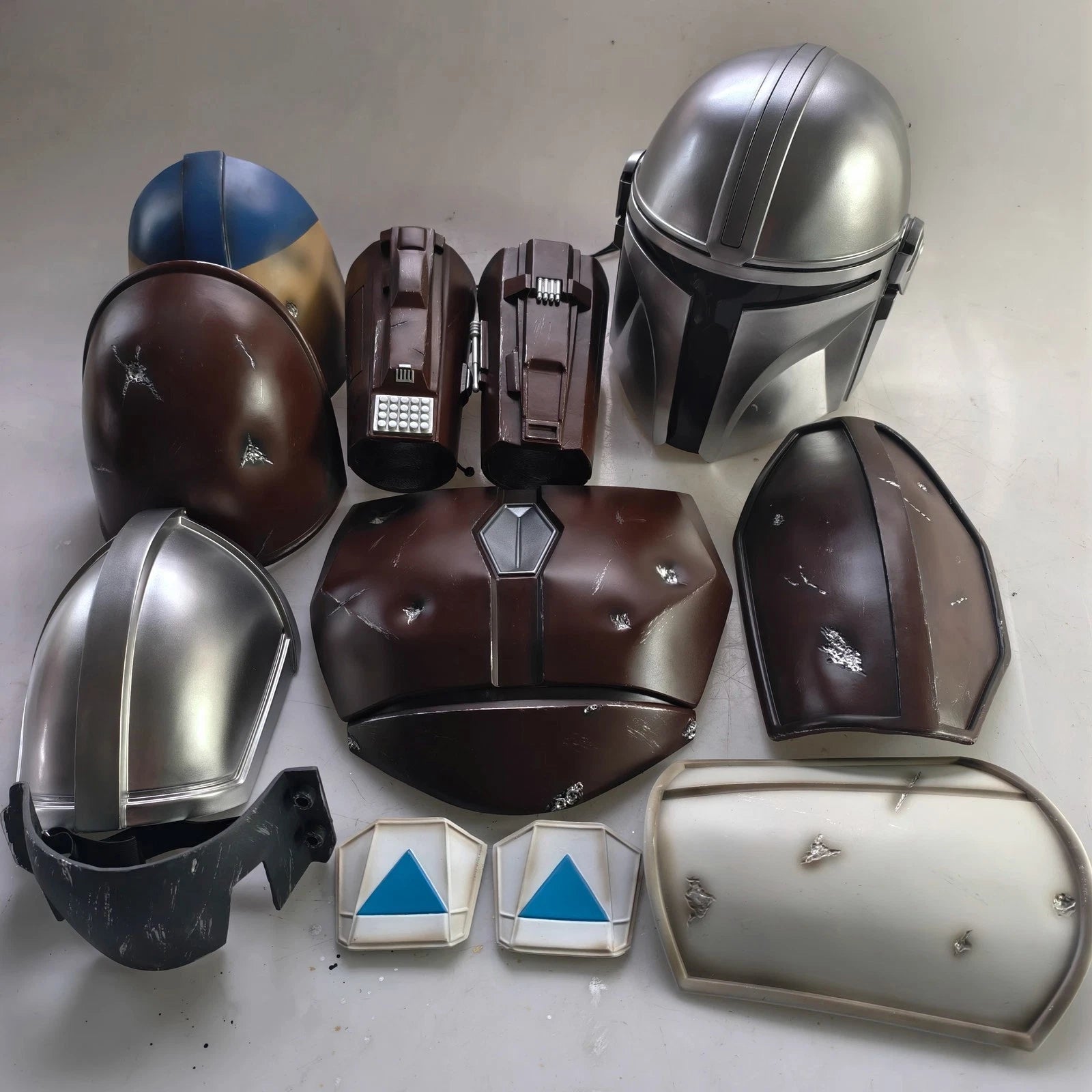 The Mandalorian Din Djarin FRP Arm Thigh Armor Breastplate Cosplay Helmet Props 07FC0E-D4 - KOEEK
