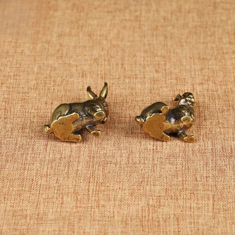 1 Pair Retro Brass Little Luck Rabbit Statue Ornament Carved Tea Pet Decoration 07FC0E-D4 - KOEEK