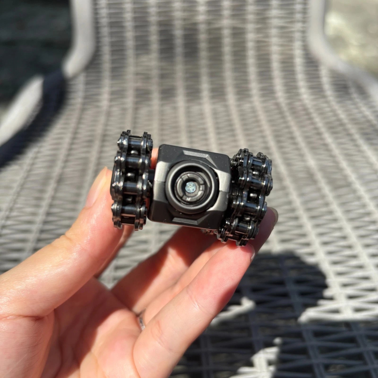 Creative Mechanical Tank Finger Gyroscope Chain Gear Outdoor Portable EDC Toy 07FC0E-D4 - KOEEK