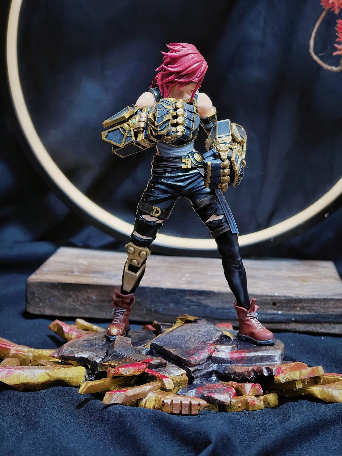 Handmade 1/8 League of Legends Vi 21cm Action Figure Model Painted Resin Model HANDMADE - KOEEK
