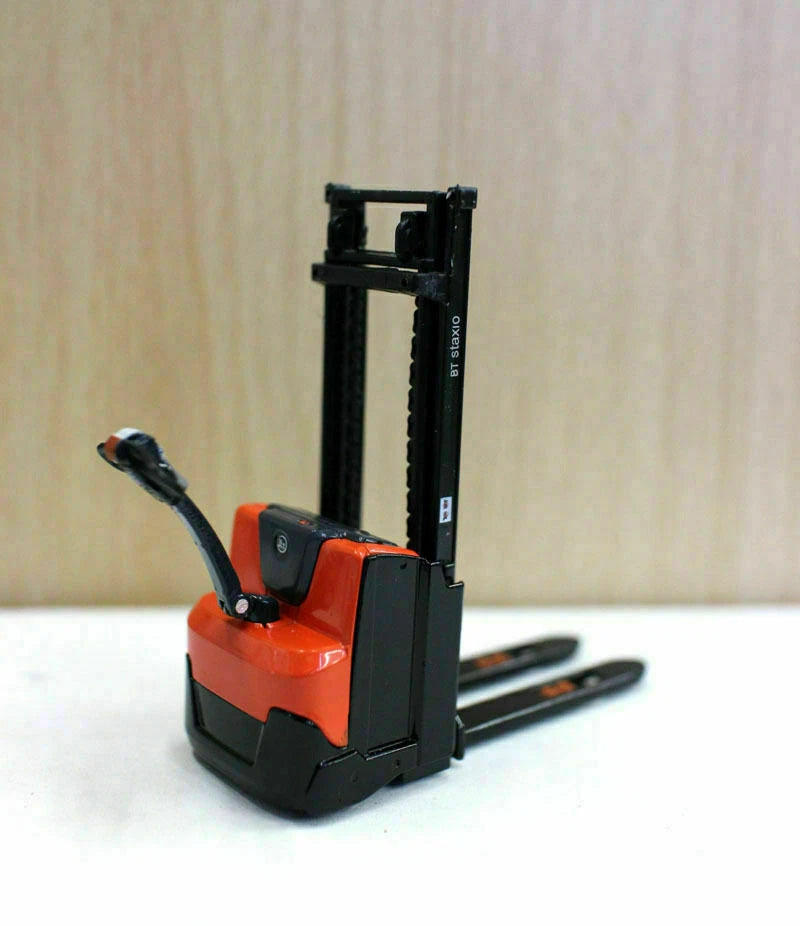1/24 Scale Vehicle Truck BT Staxio Forklift Model Electric Stacker Diecast Toy 07FC0E-D4 - KOEEK