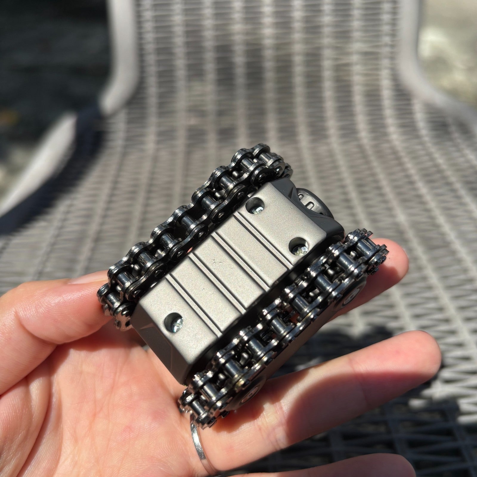 Creative Mechanical Tank Finger Gyroscope Chain Gear Outdoor Portable EDC  Toy 07FC0E-D4 - KOEEK