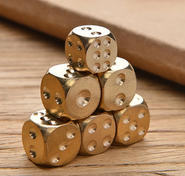 4pcs Solid Brass Dice Toy 15mm Six Sided Square EDC Metal Dice Board Game Toy 07FC0E-D4 - KOEEK