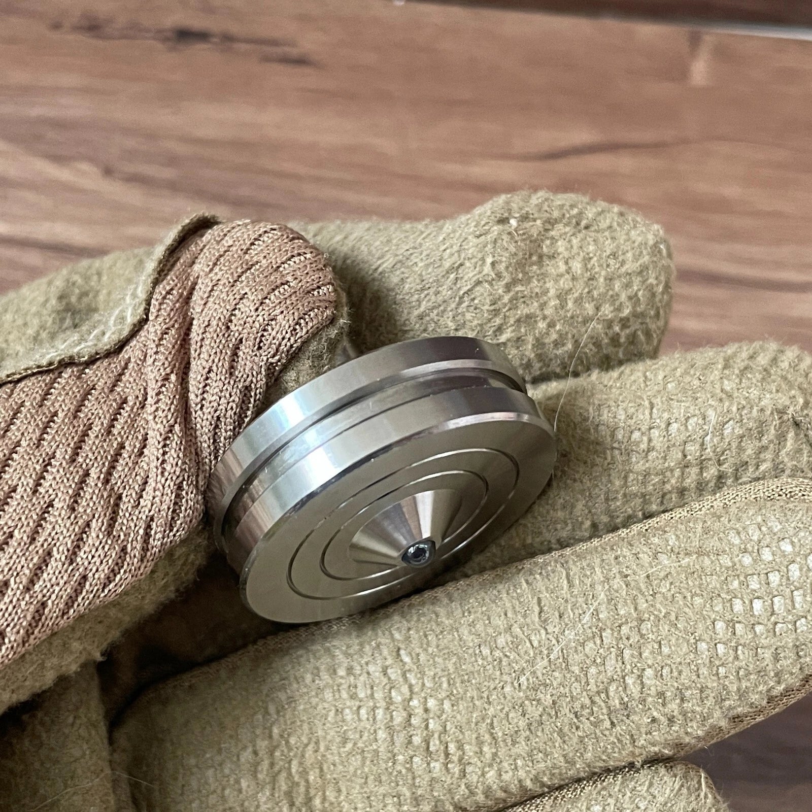 Titanium Alloy Hand Twisting Spinning Top Gyroscope Ceramic Bead Gyro Toy 1PC 07FC0E-D4 - KOEEK