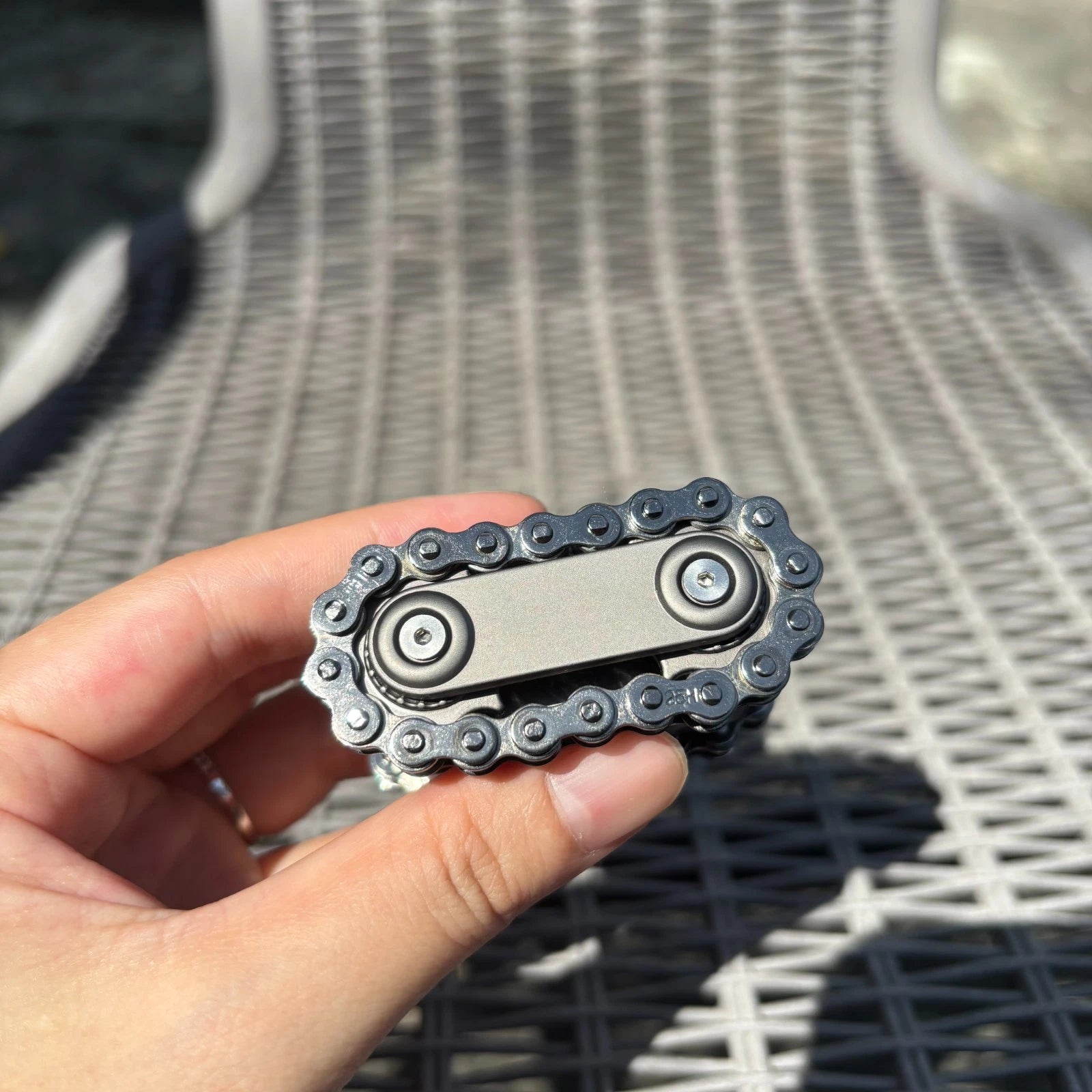 Creative Mechanical Tank Finger Gyroscope Chain Gear Outdoor Portable EDC Toy 07FC0E-D4 - KOEEK