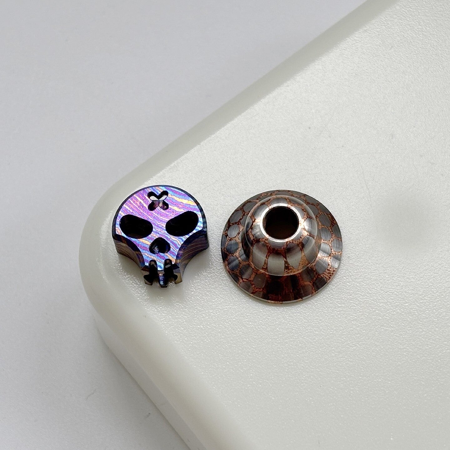 EDC Damascuse Titanium Knife Lanyard Bead Pendant Parachute Cord DIY Keychain 07FC0E-D4 - KOEEK