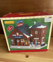 Lemax Christmas Holiday Big Pine Gas Station #75205 Light Up Village House w/Box LEMAX - KOEEK
