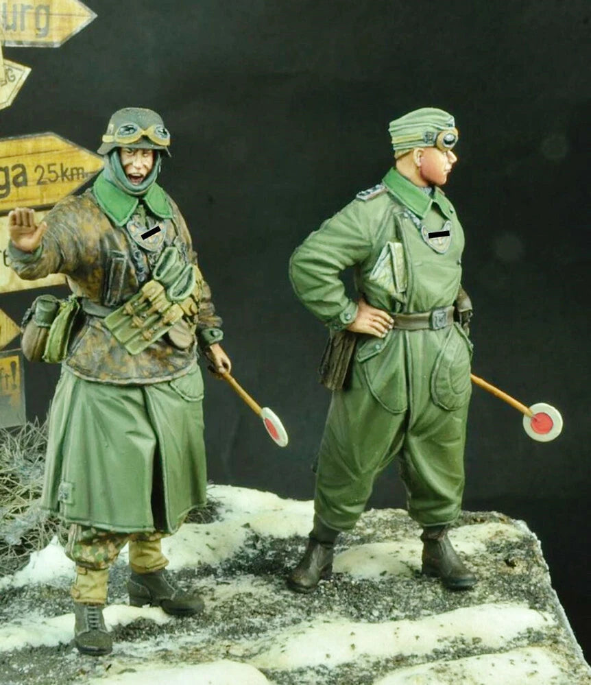 1:35 resin figure model 2 soldiers Unassembled Unpainted 07FC0E-D4 - KOEEK