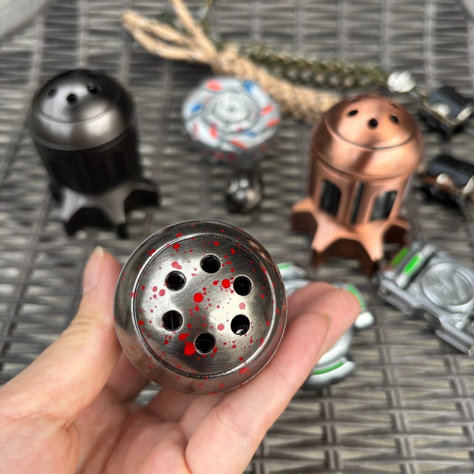 Revolver Bullet Dice Set Finger Spinning Multifunctional Game Prop EDC Metal Toy 07FC0E-D4 - KOEEK
