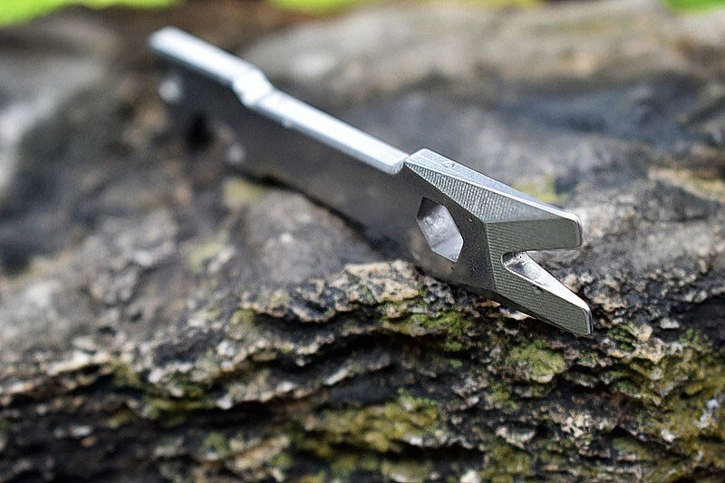 Titanium Alloy Pry Bar Crowbar Wrench Opener Keychain Outdoor Multi Tools EDC 07FC0E-D4 - KOEEK