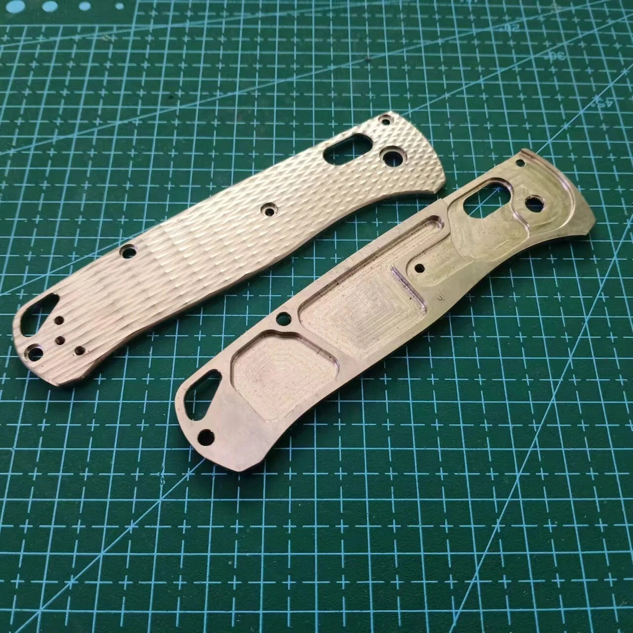 Hot 1Pair Custom MadeTitanium Alloy Handle Scales for Benchmade Bugout 535 Knive 07FC0E-D4 - KOEEK