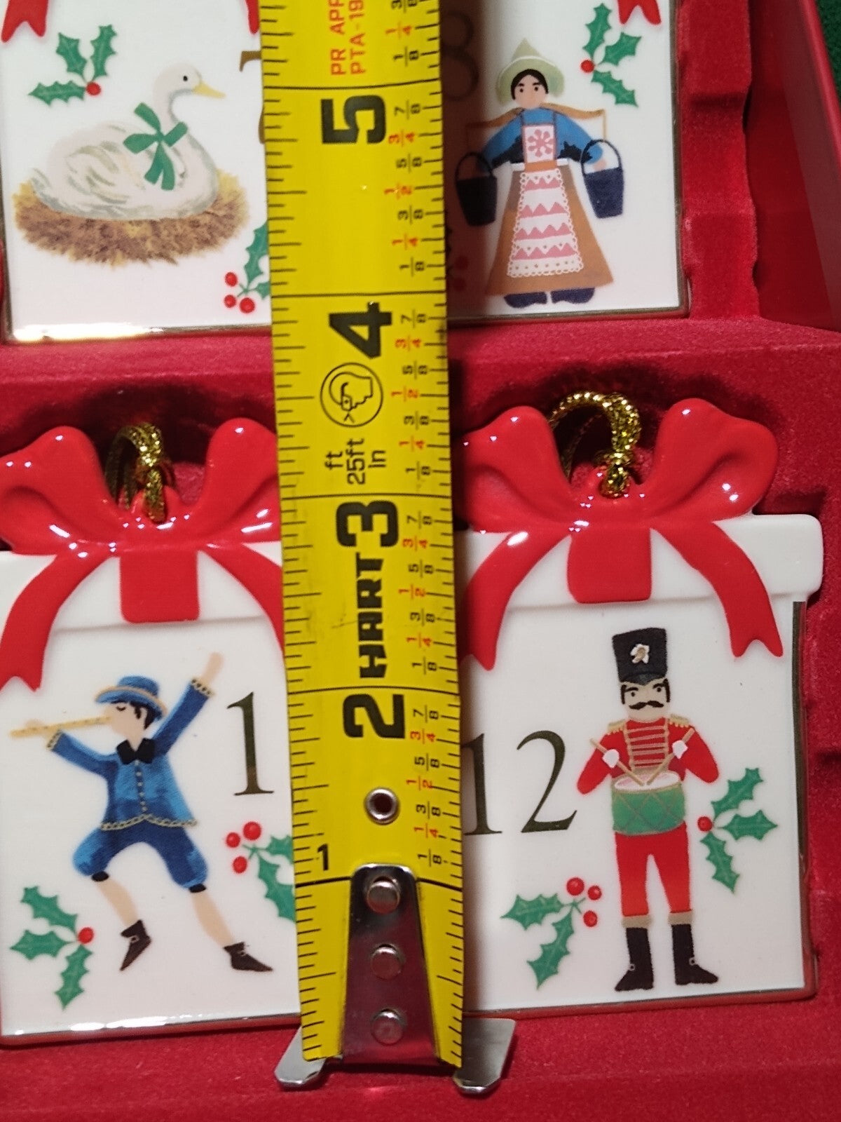 Lenox 12 Days Of Christmas Ornaments Set Of (12) m.s.r.p is $160.00 LENOX - KOEEK