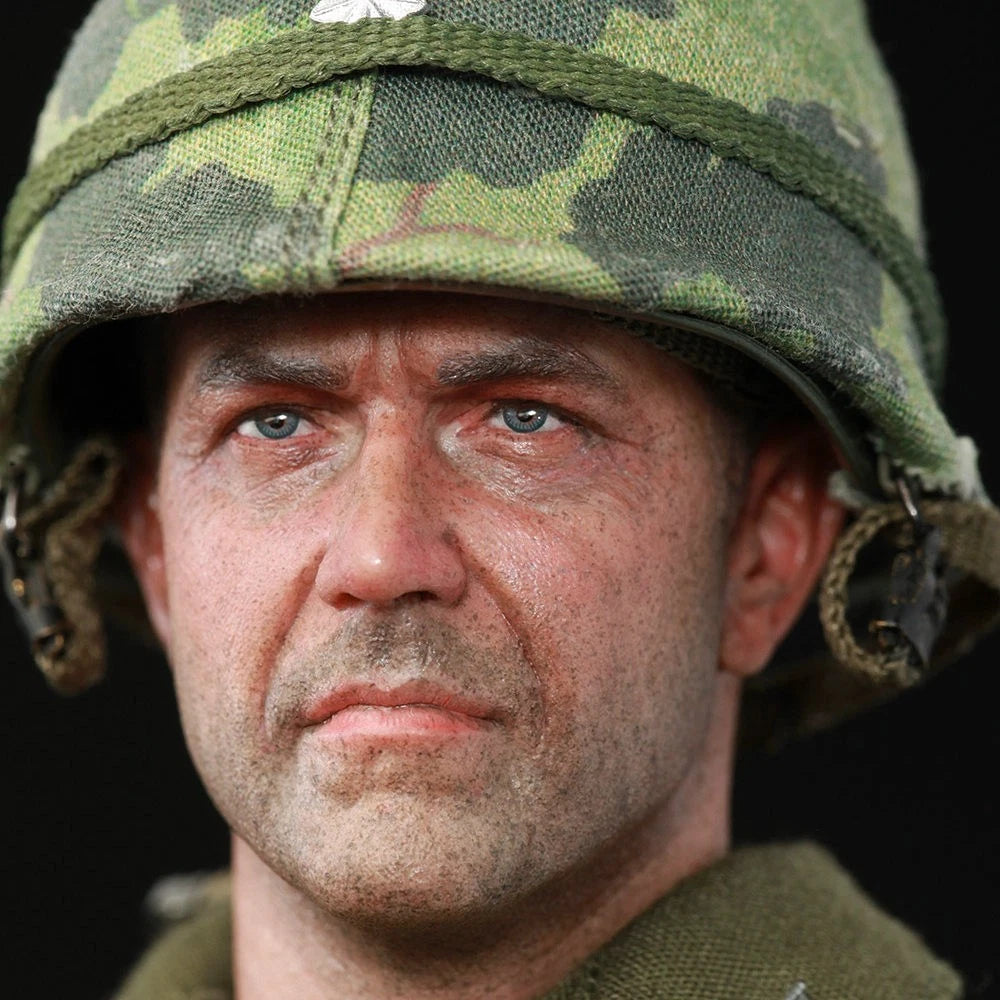 DID V80174 Vietnam War US Army Cavalry Division Lt. Col. Moore 1/6 Action Figure DID - KOEEK