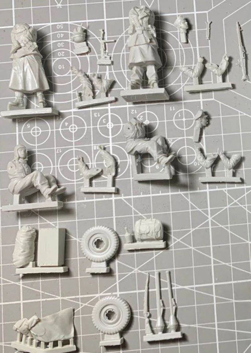 1/35 Resin Figure Model Kit 4 Figures And Accessories Unassambled Unpainted 07FC0E-D4 - KOEEK