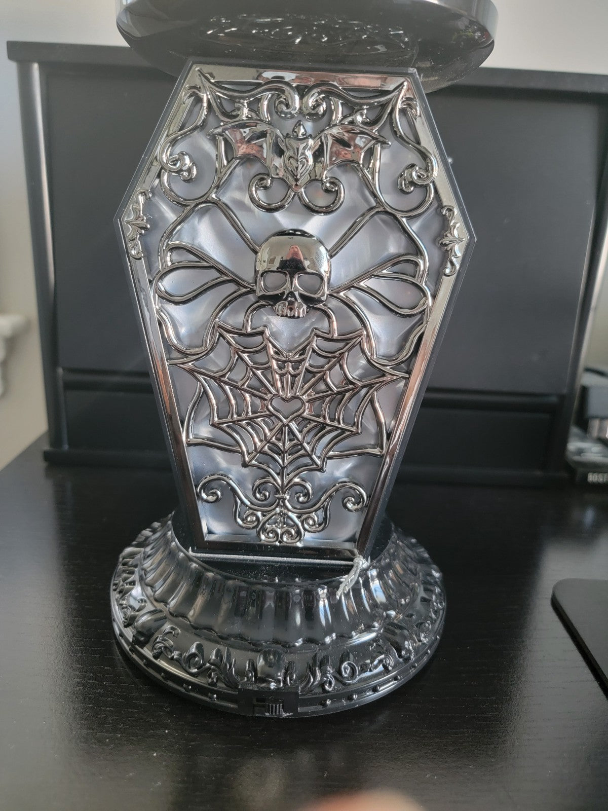 ! Bath & Body Works 2025 Light-Up Coffin Waterglobe 3-Wick Candle Holder BATH & BODY WORKS - KOEEK