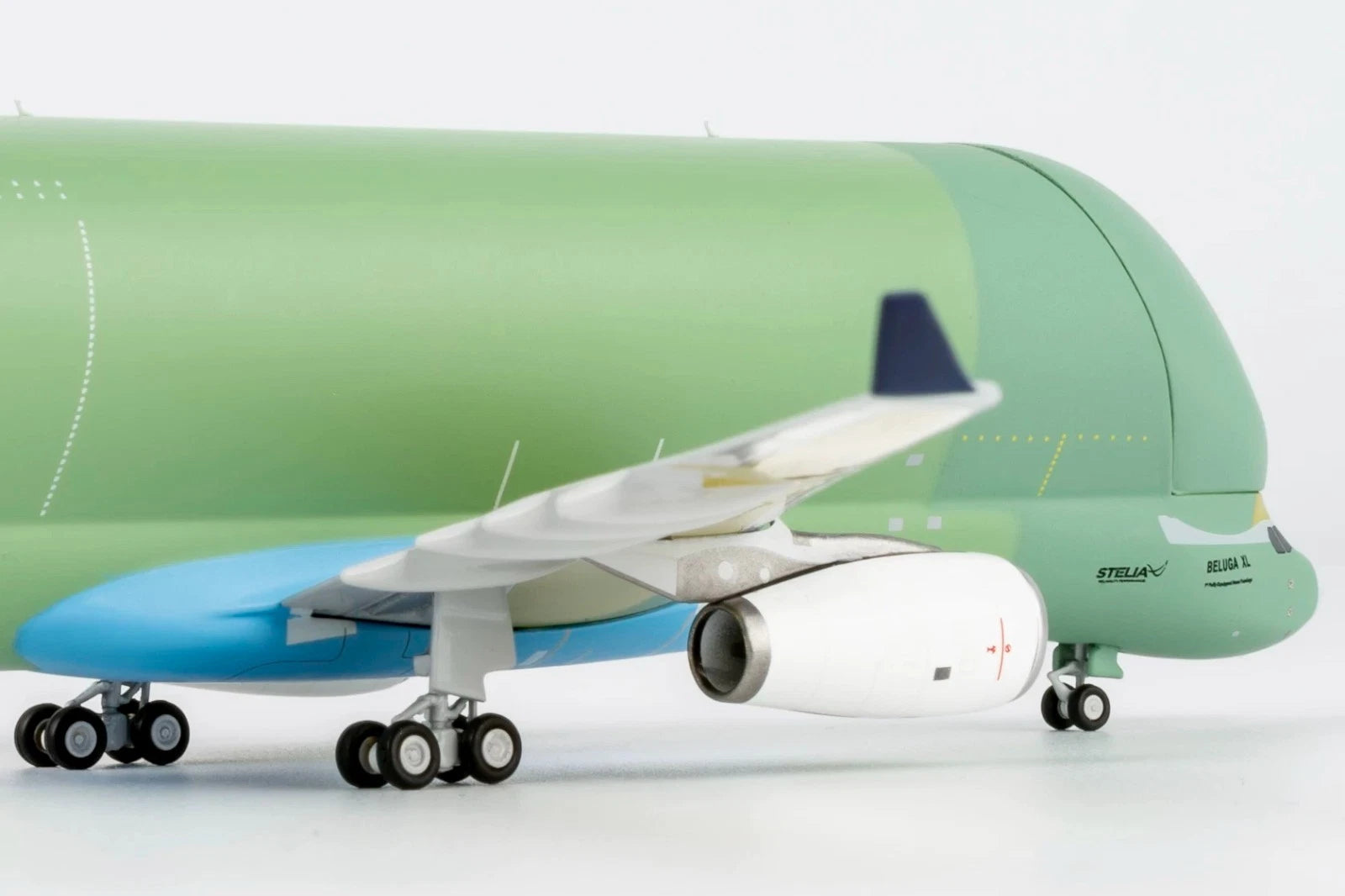 1:400 Airbus A330-743L Beluga XL F-WBXL Diecast Aircraft NG High-quality Model NG - KOEEK