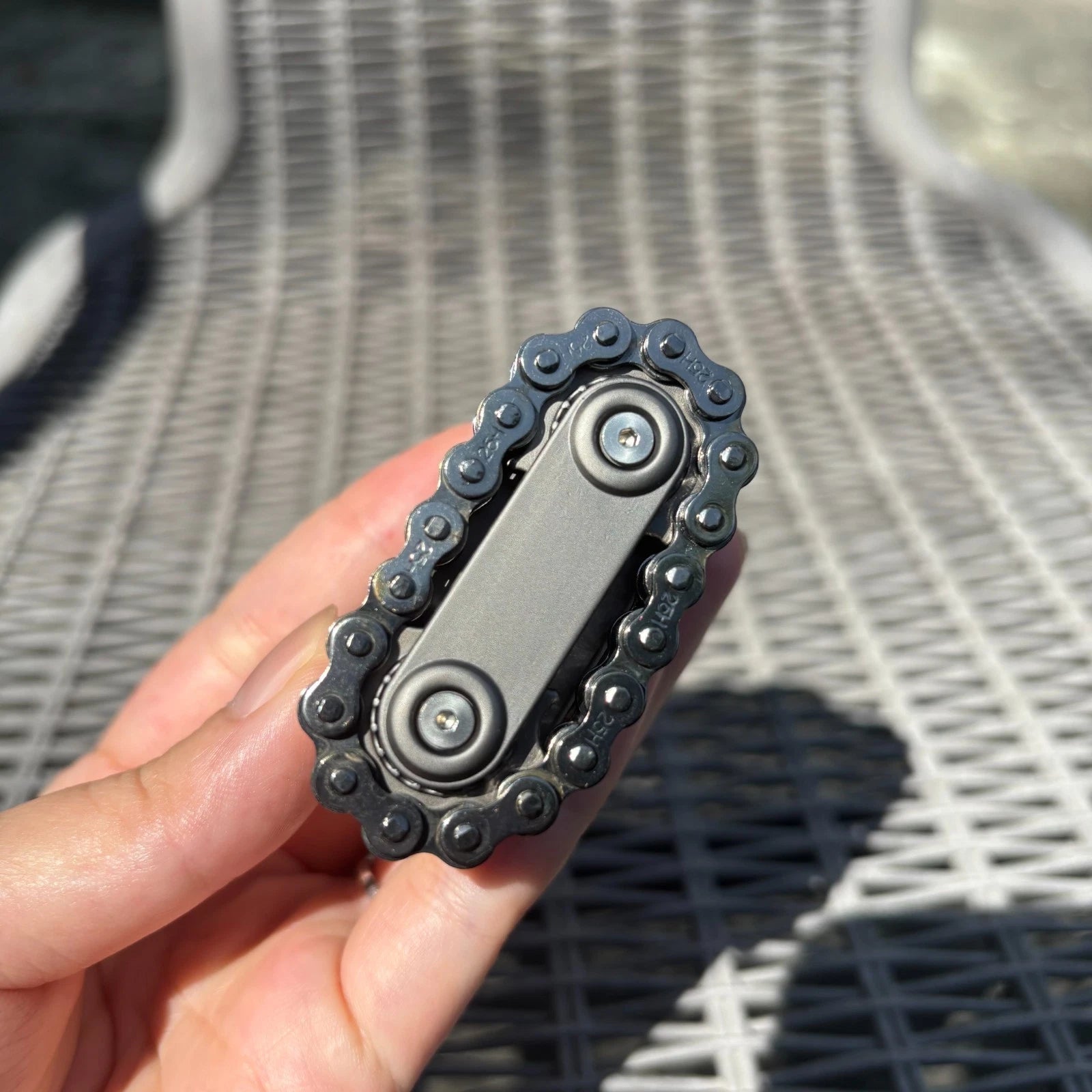 Creative Mechanical Tank Finger Gyroscope Chain Gear Outdoor Portable EDC Toy 07FC0E-D4 - KOEEK