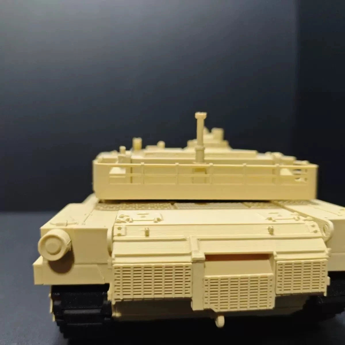 1:35M1A1 Abrams Tank Finished Model Rotatable Turret Movable Tracks Display 07FC0E-D4 - KOEEK