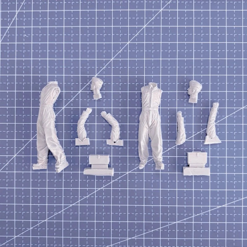 1/32 Resin Model Kit Luftwaffe Mechanics Set 2 Figures Unassembled Unpainted 07FC0E-D4 - KOEEK