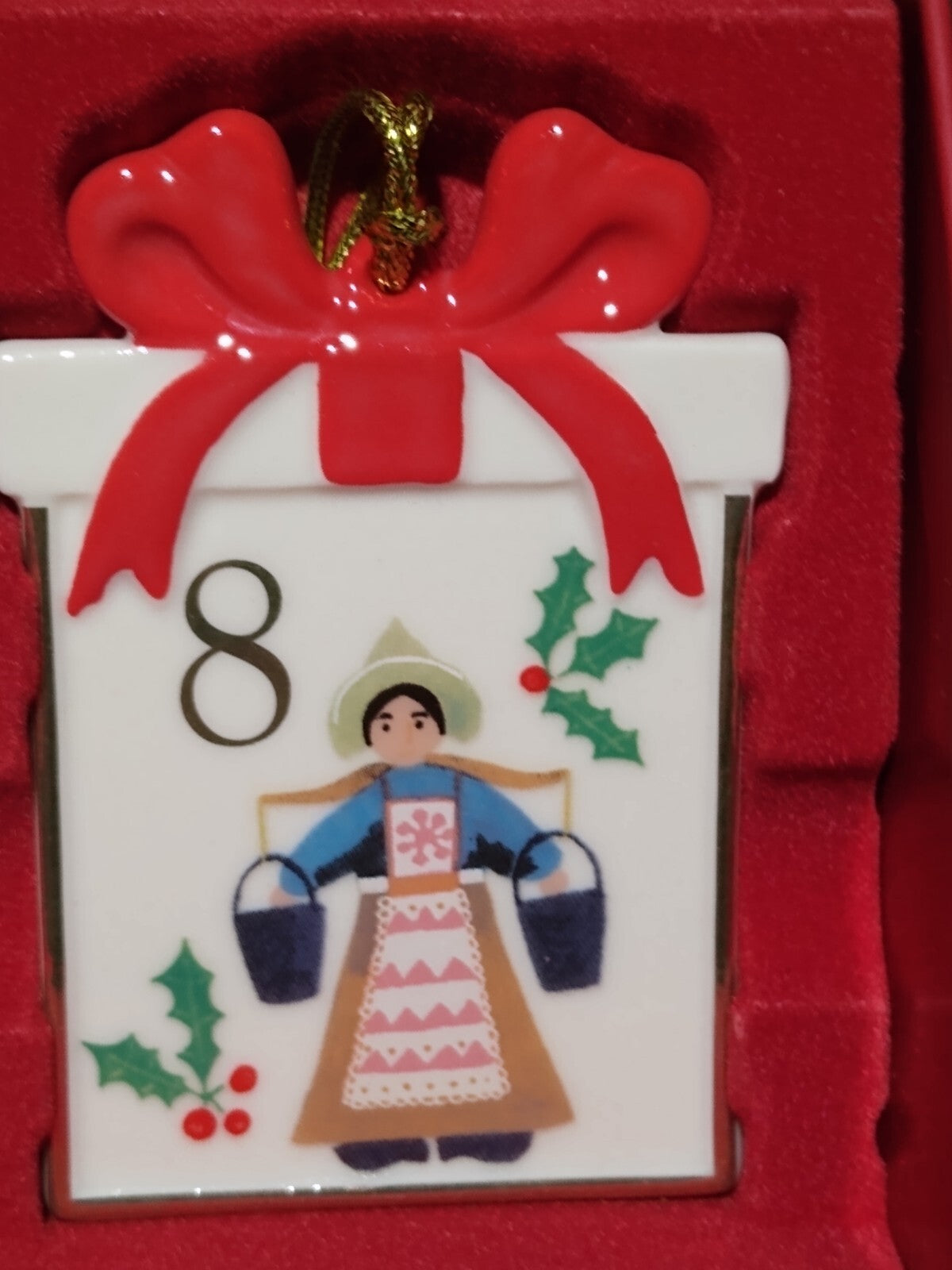 Lenox 12 Days Of Christmas Ornaments Set Of (12) m.s.r.p is $160.00 LENOX - KOEEK