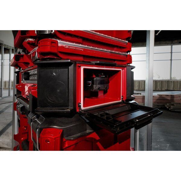 ny Milwaukee Tool 2950-20 M18 Packout Radio + oplader (kun værktøj)