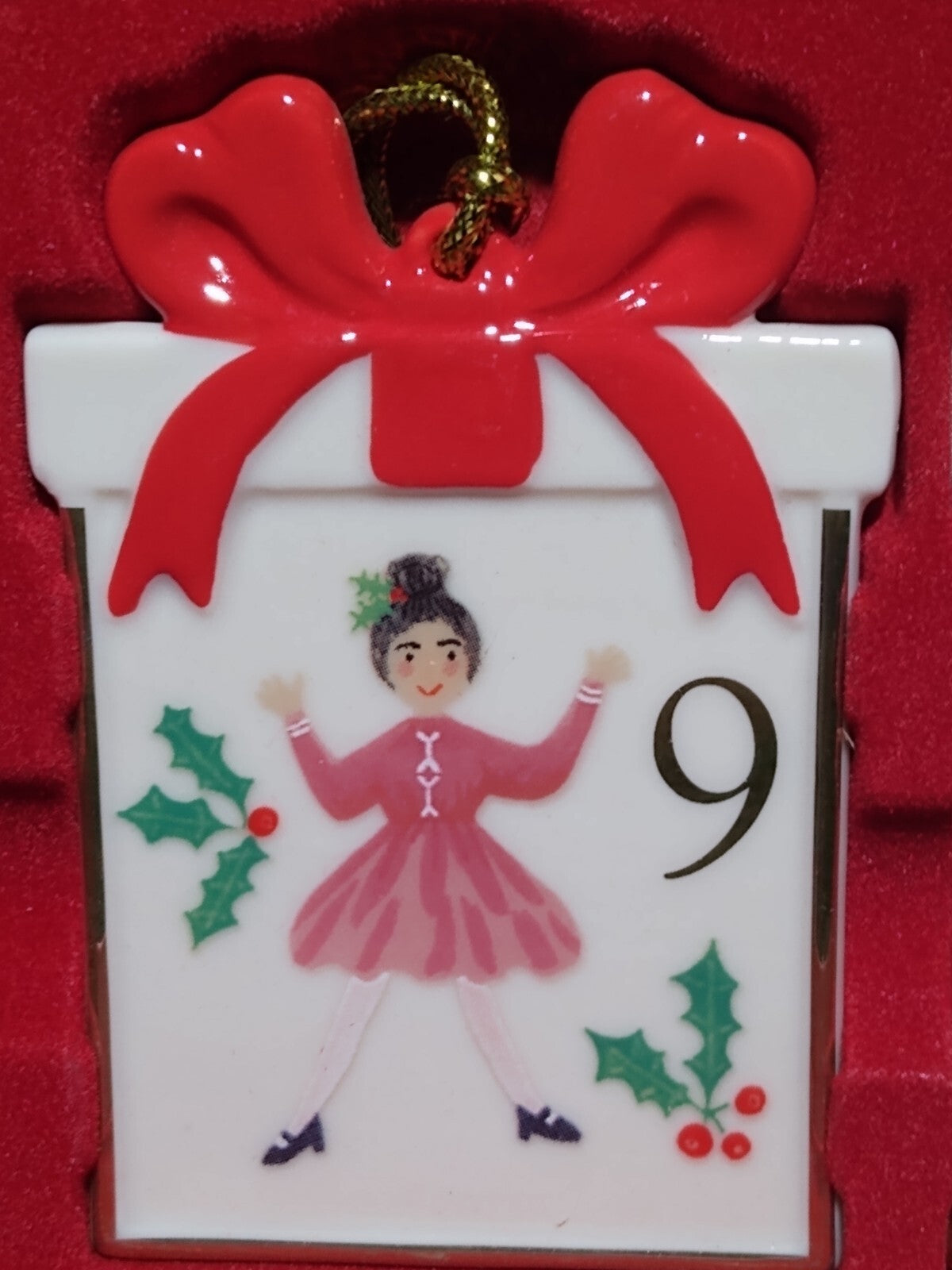 Lenox 12 Days Of Christmas Ornaments Set Of (12) m.s.r.p is $160.00 LENOX - KOEEK