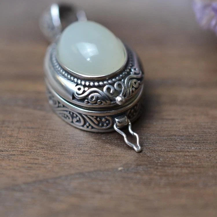 Chinese Style Amulet Box Pendant Inlaid Fake Hetian Jade Incense Bead Necklace 07FC0E-D4 - KOEEK