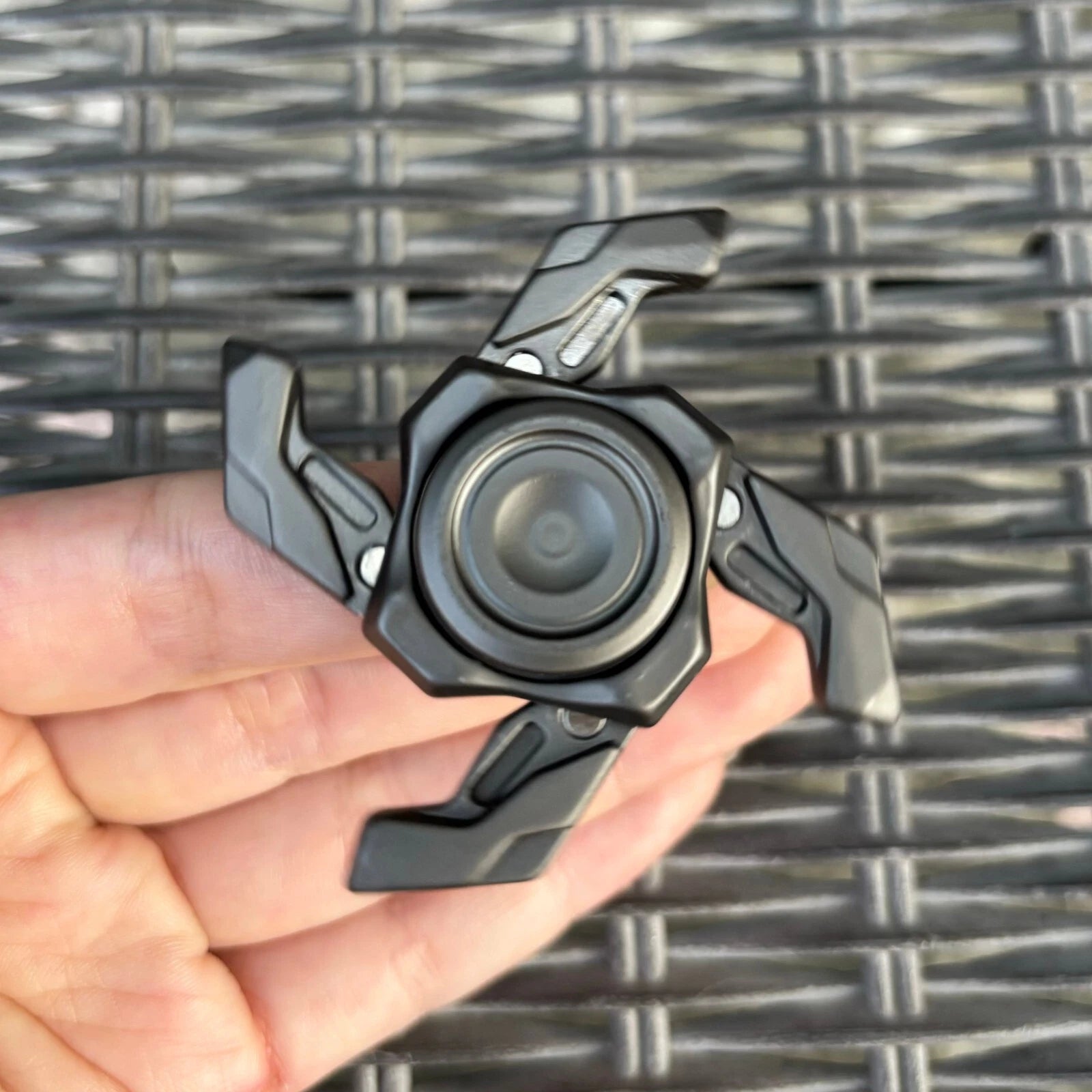EDC Fidget Toys Stress Relief For Adults Office Metal Open Armor Spinning Top 07FC0E-D4 - KOEEK